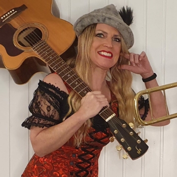 Ulrike Schäfer, Sängerin, Sax, Moderation