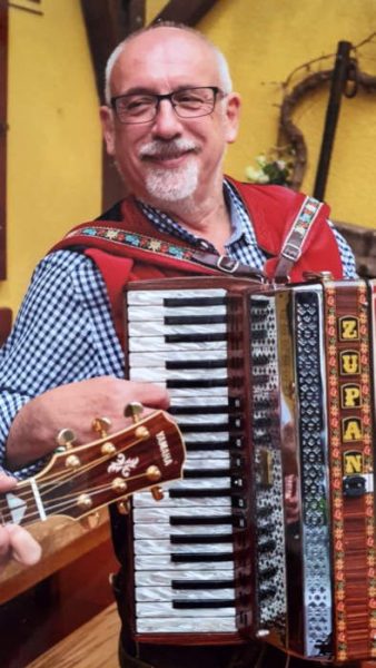 Charly Akkordeon700